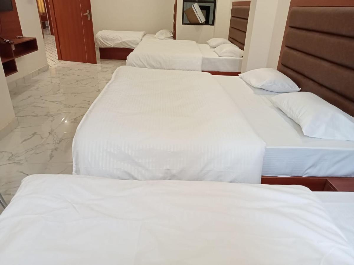 Hotel Kaushik Palace Haridwār Extérieur photo
